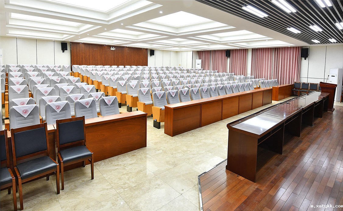 图书馆一楼报告厅