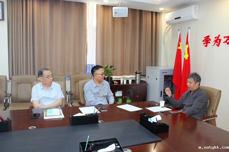 1558516655947818.jpg 1访谈中的王刚教授.JPG