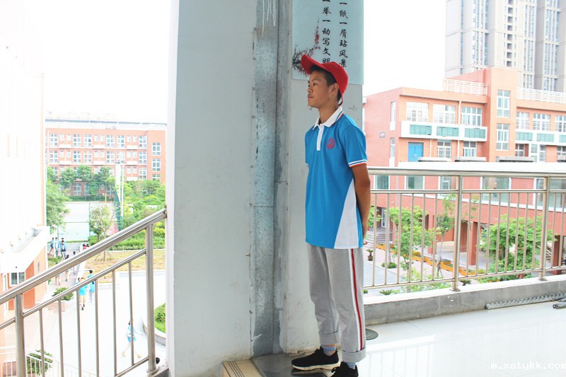 1559113966114378.jpg 3.天桥是禁带零食的第一道门槛_副本.jpg