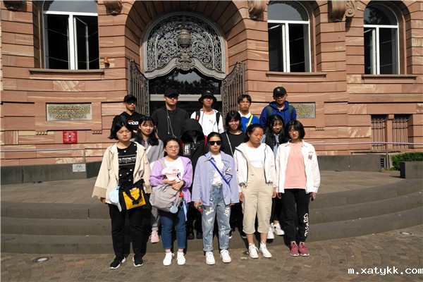 1567647721265850.jpg 4.参观森根堡自然博物馆.jpg