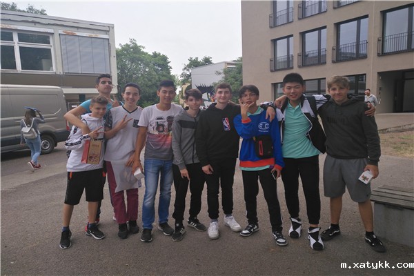 1567647742132692.jpg 5.依依惜别曼海姆.jpg