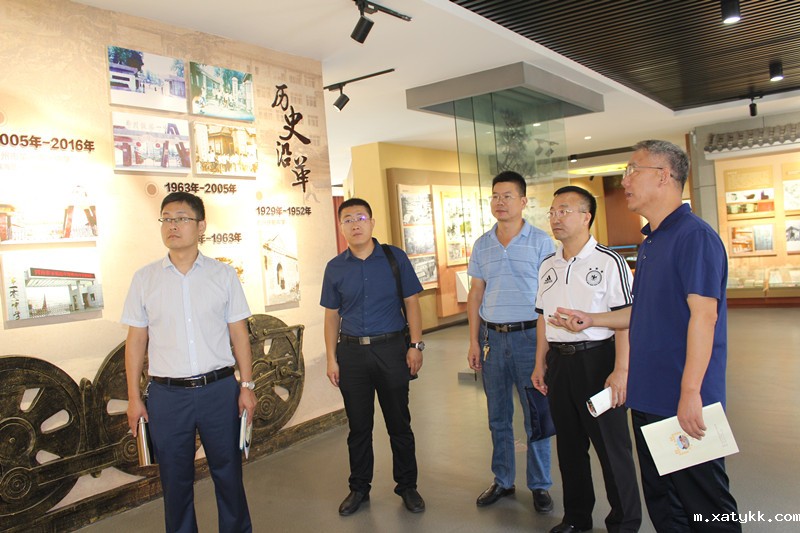 1567736302925269.jpg 10郑州101中学副校长刘永谦介绍学校文化育人成果_副本.jpg