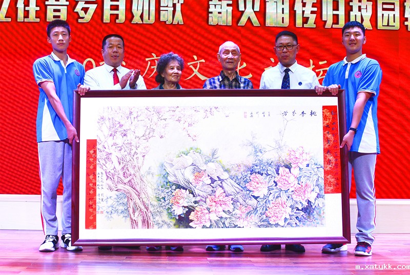 5 傅鸿钧校友绘制《桃李芬芳》赠母校.jpg