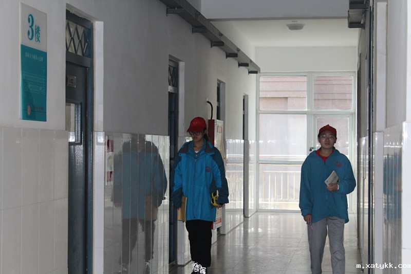 1575945601856117.jpg 午休时间到了_副本.jpg