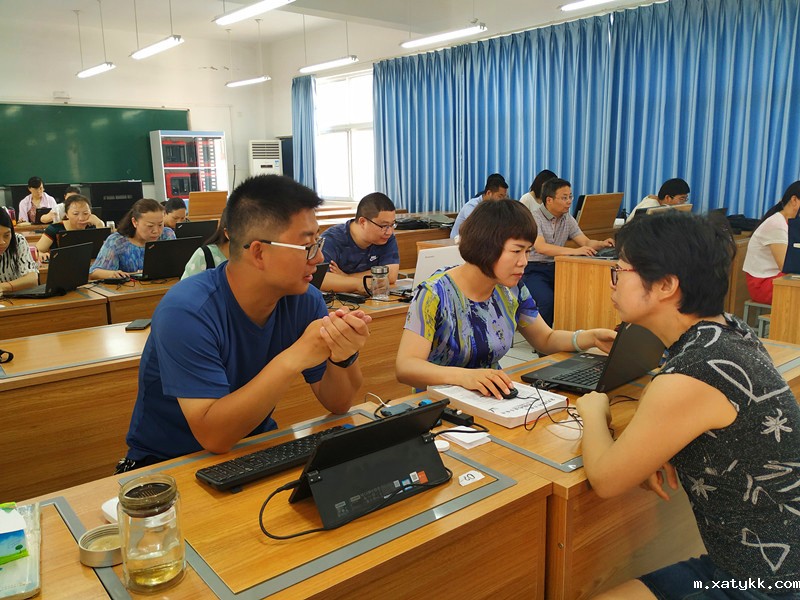 1578295727393998.jpg 研讨编写“学行课堂”导学案.jpg