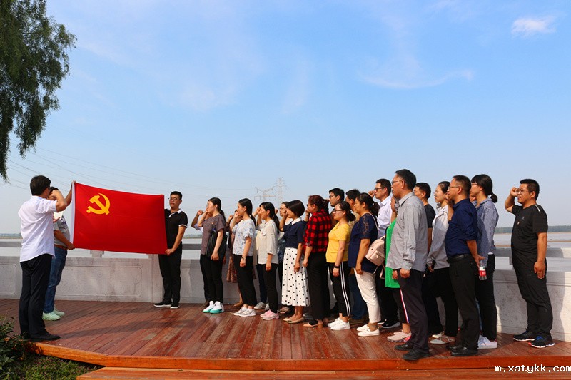 1578296277133514.jpg 重温入党诗词.JPG