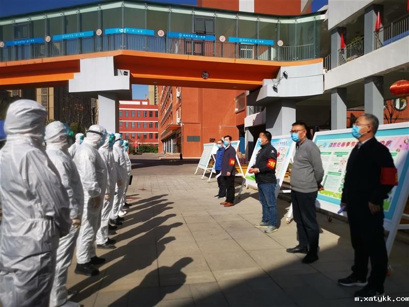 3 学校领导班子参与演练.jpg