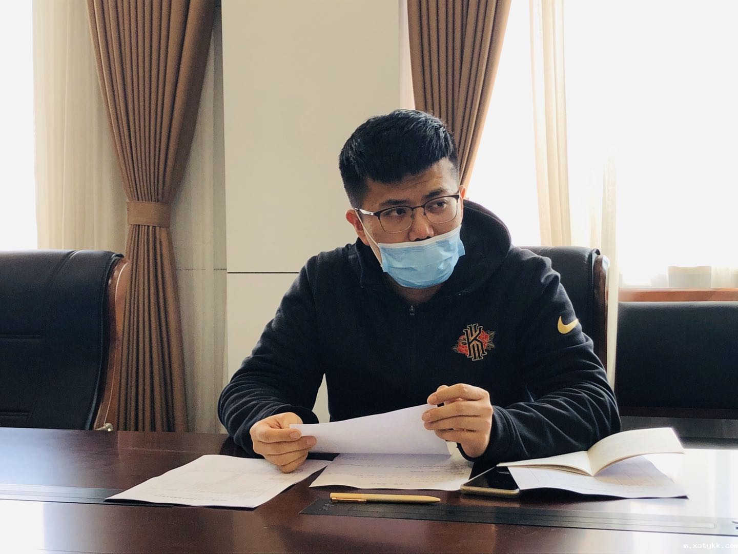 1586171841116542.jpg 2郑玉璞副主任做相关安排.jpg