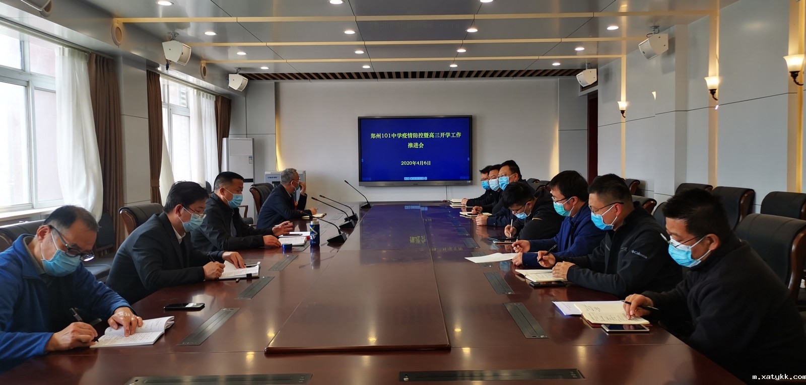 1586172026735628.jpg 8中层以上干部开会细化开学工作 (复制).jpg