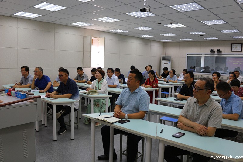 1594449843808438.jpg 1全体校领导听取汇报.JPG