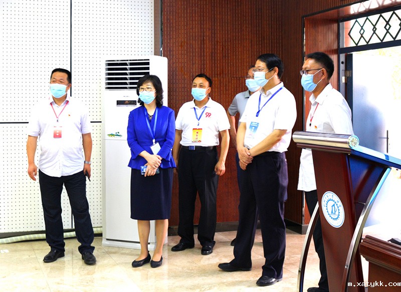 1594891122123892.jpg 8 毛杰对送考老师表示感谢.JPG