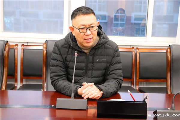 1609251438105763.jpg 7党委书记赵银堂指导支部党建工作.jpg