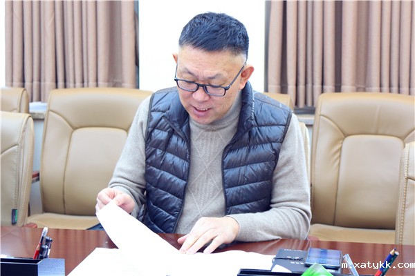 1610707092681150.jpg 4赵银堂书记带头开展批评和自我批评.jpg