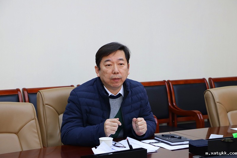 1611055885938953.jpg 2张超副校长汇报学校防控工作.JPG