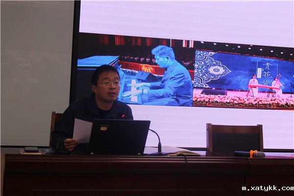 1616137925605629.jpg 2学生发展中心王国威主任布置艺术节事宜.jpg