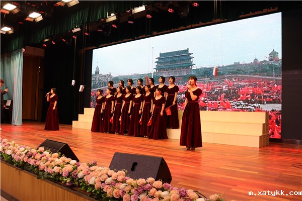 1617082788866832.jpg 3高二12班演唱《歌唱祖国》.jpg