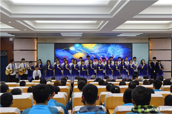 1617416145446411.jpg 3小合唱《逆光》.jpg