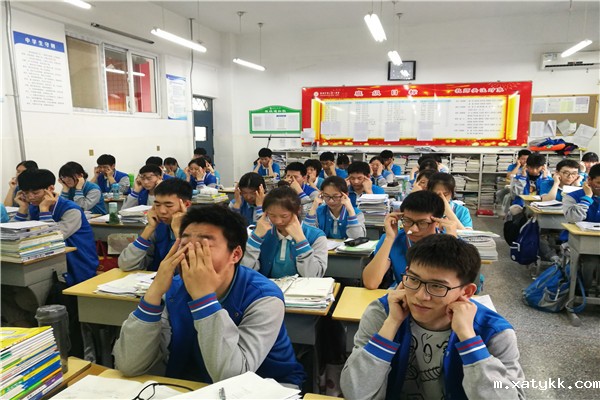 1620638575135485.jpg 5、学做手指健脑操.jpg