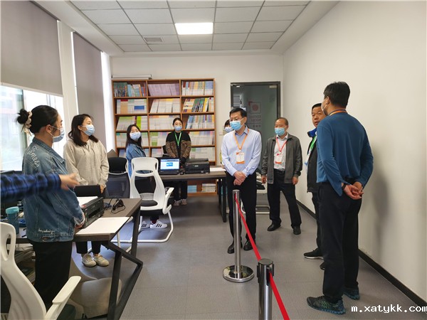 1621210757124430.jpg 2.巡视抽题室.jpg