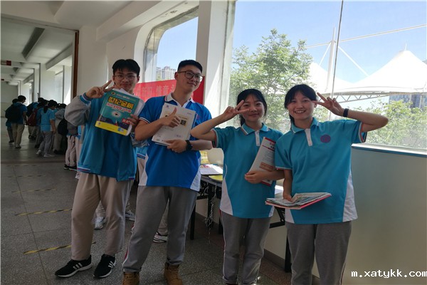 1622887347947904.jpg 6挑到心仪书籍的开心.jpg