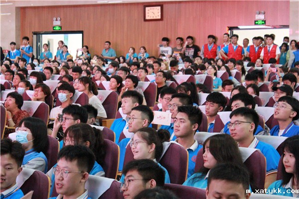 1623721367976778.jpg 同学们听得很认真.jpg