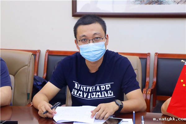 1630488406665271.jpg 6后勤保障中心主任陈波具体汇报学生就餐方案.jpg