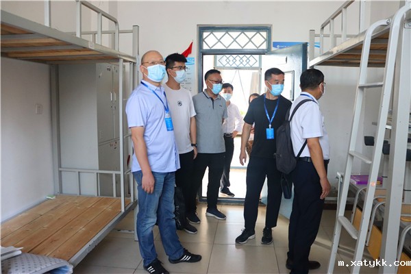 1630989521745697.jpg 6检查学生宿舍.jpg