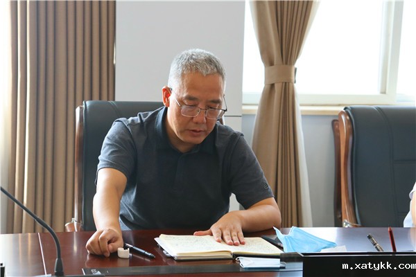 1631516627222388.jpg 5刘永谦副校长安排教学工作.jpg