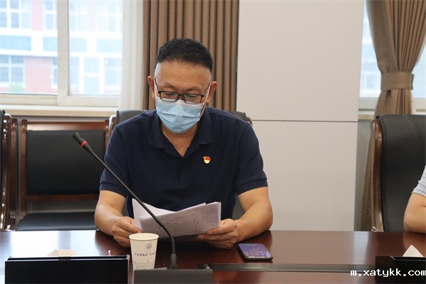 1631887211128415.jpg 3学校党委书记赵银堂以普通党员参加组织生活会.JPG