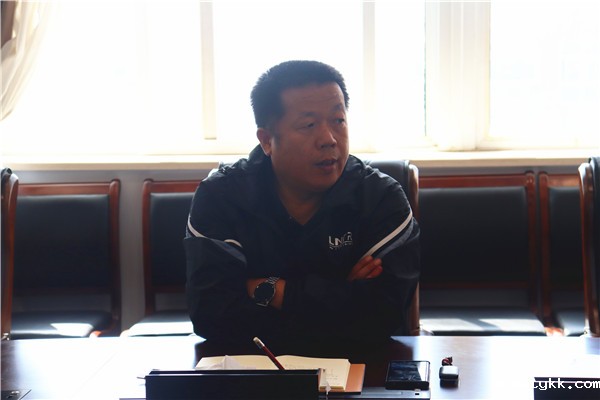 1633000989858484.jpg 3李国喜校长传达郑州市教育局国庆安全稳定工作会议精神.jpg