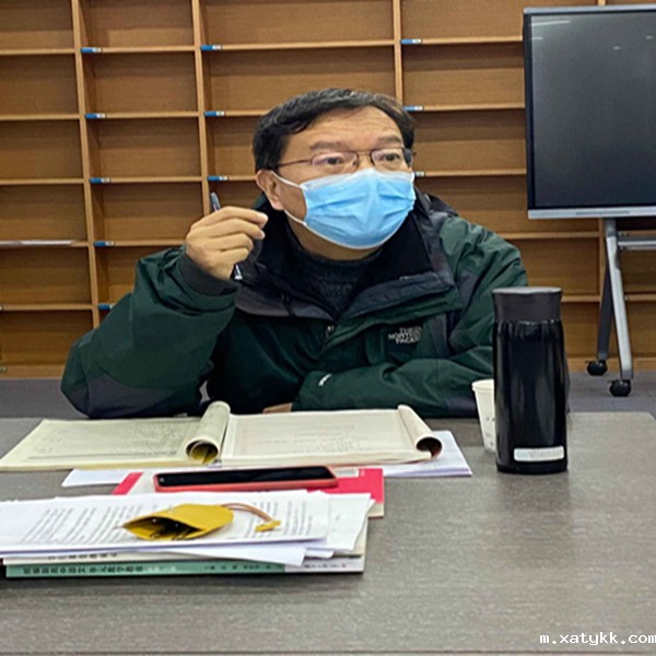 1635501650920449.jpg 教研员朱建军老师点评指导.jpg