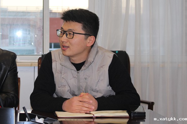 1638529538103504.jpg 3教师发展中心副主任李晓庆主持会议.jpg