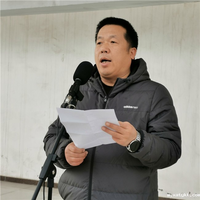 蓄积力量  向梦而行 —郑州101中学举行2022年“迎新年 环校跑”比赛