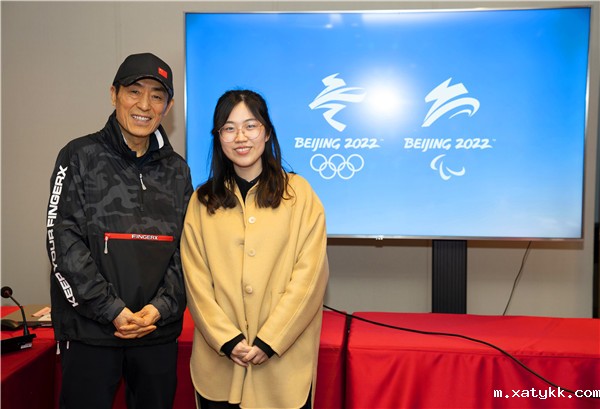 1644843065125050.jpg 4与张艺谋合影jpg.jpg