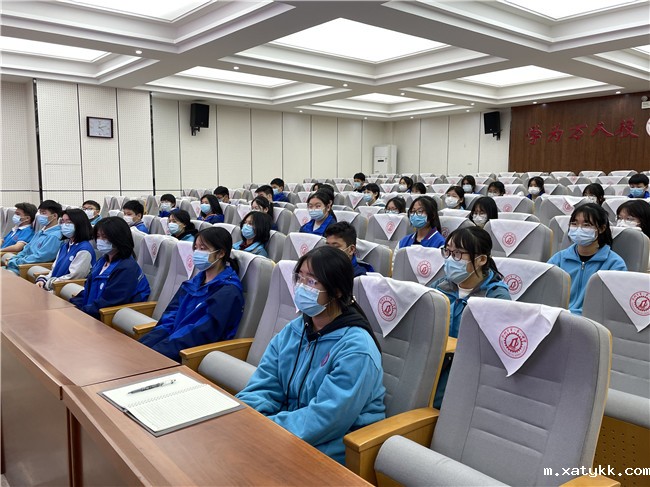 1648862629111133.jpg 3认真听讲的学生.jpg