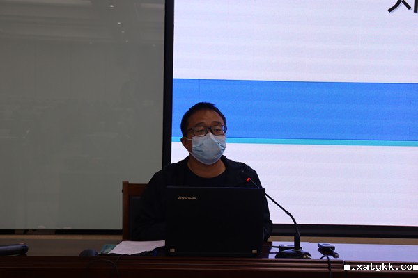 1648879963122455.jpg 2.学生发展中心主任王国威安排班主任考核工作.jpg