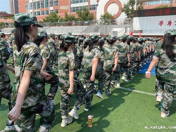 1659521376454415.jpg 4原地踏步训练.jpg