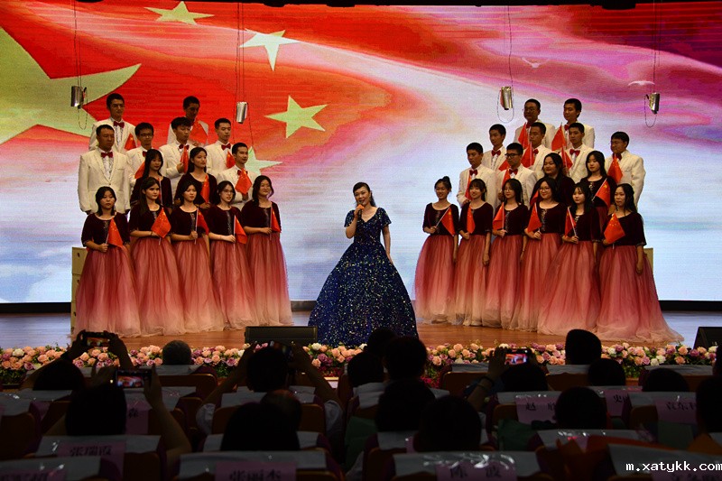 1662687066588416.jpg 12温冰老师歌唱《我和我的祖国》.JPG