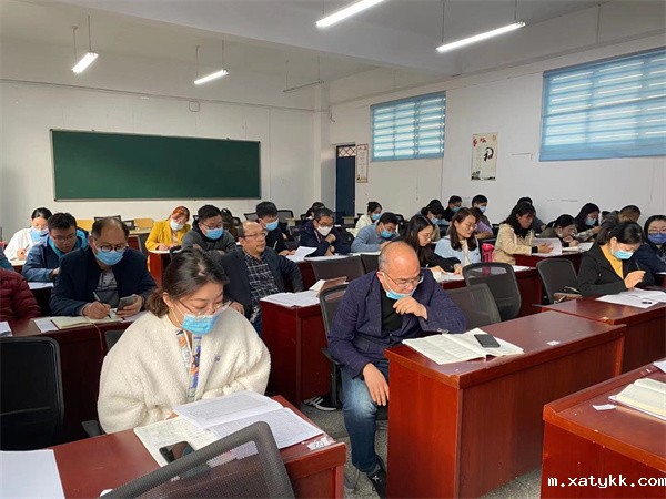 1665657386126986.jpg 4教师们认真记录.jpg