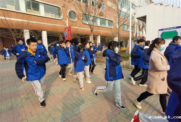 1677755151510787.jpg 2-迅速有序疏散.jpg