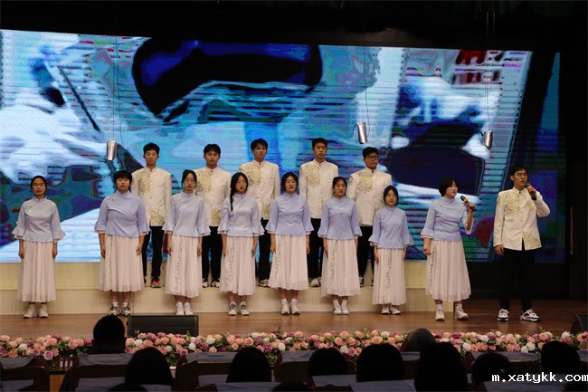 1682415805693457.jpg 5高一9班《少年中国说》.jpg