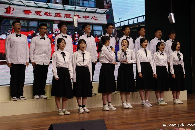 1682415831130511.jpg 7、高一12班《和你一样》.jpg