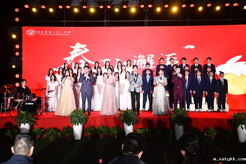 1696725982122434.jpg 1、春·秋邂逅:当青春与中秋撞个满怀.jpg