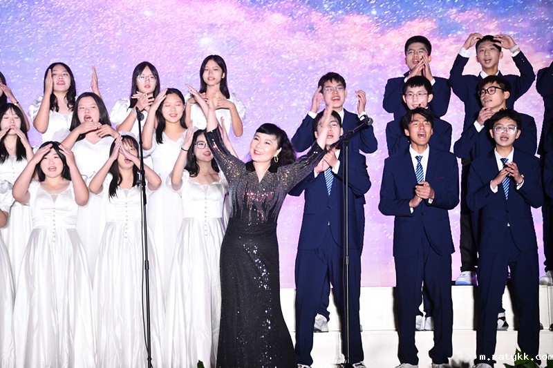 1696726168783221.jpg 9、歌曲《海阔天空》.jpg