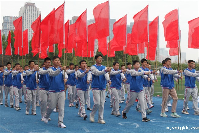 1696727833563802.jpg 2、红旗飘飘.jpg