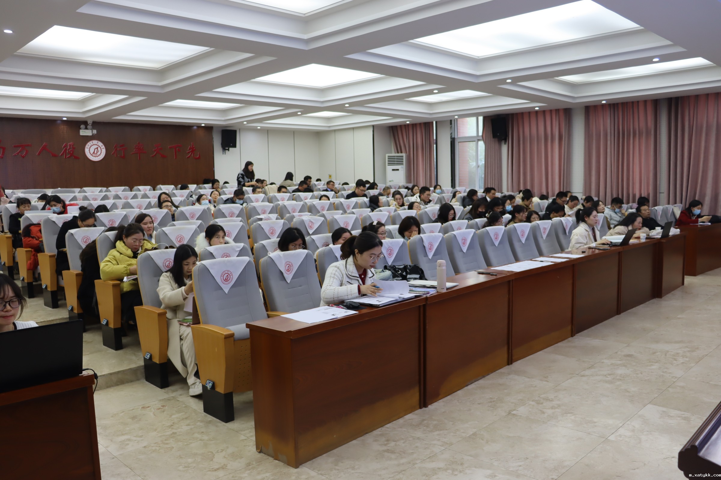 1699955866183831.jpg 3参赛教师候场中.JPG