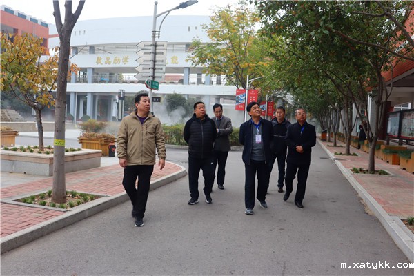 1700098422118186.jpg 15巡视校园.jpg