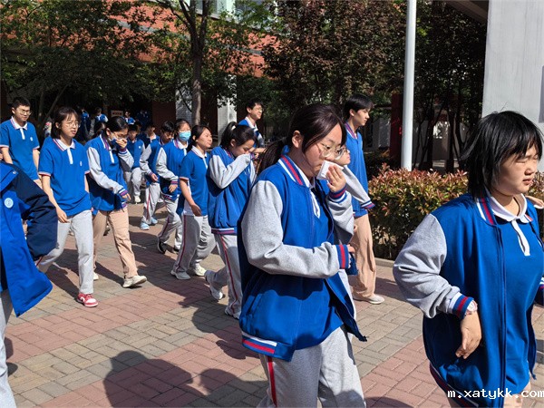 1713522004953713.jpg 2有条不紊的迅速撤离.jpg