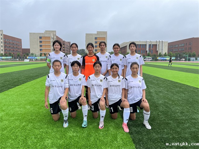11、101女足获河南省传统项目学校足球锦标赛第六名.jpg