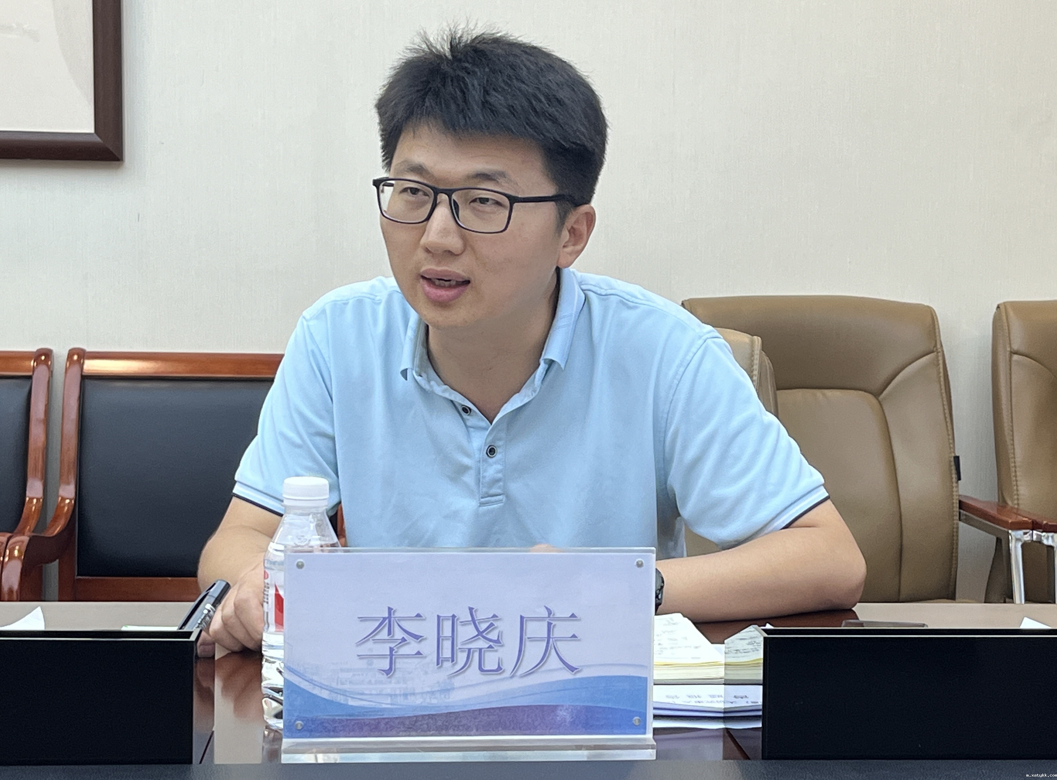 1725609987261805.jpg 2教师发展中心副主任李晓庆主持开题会.jpg